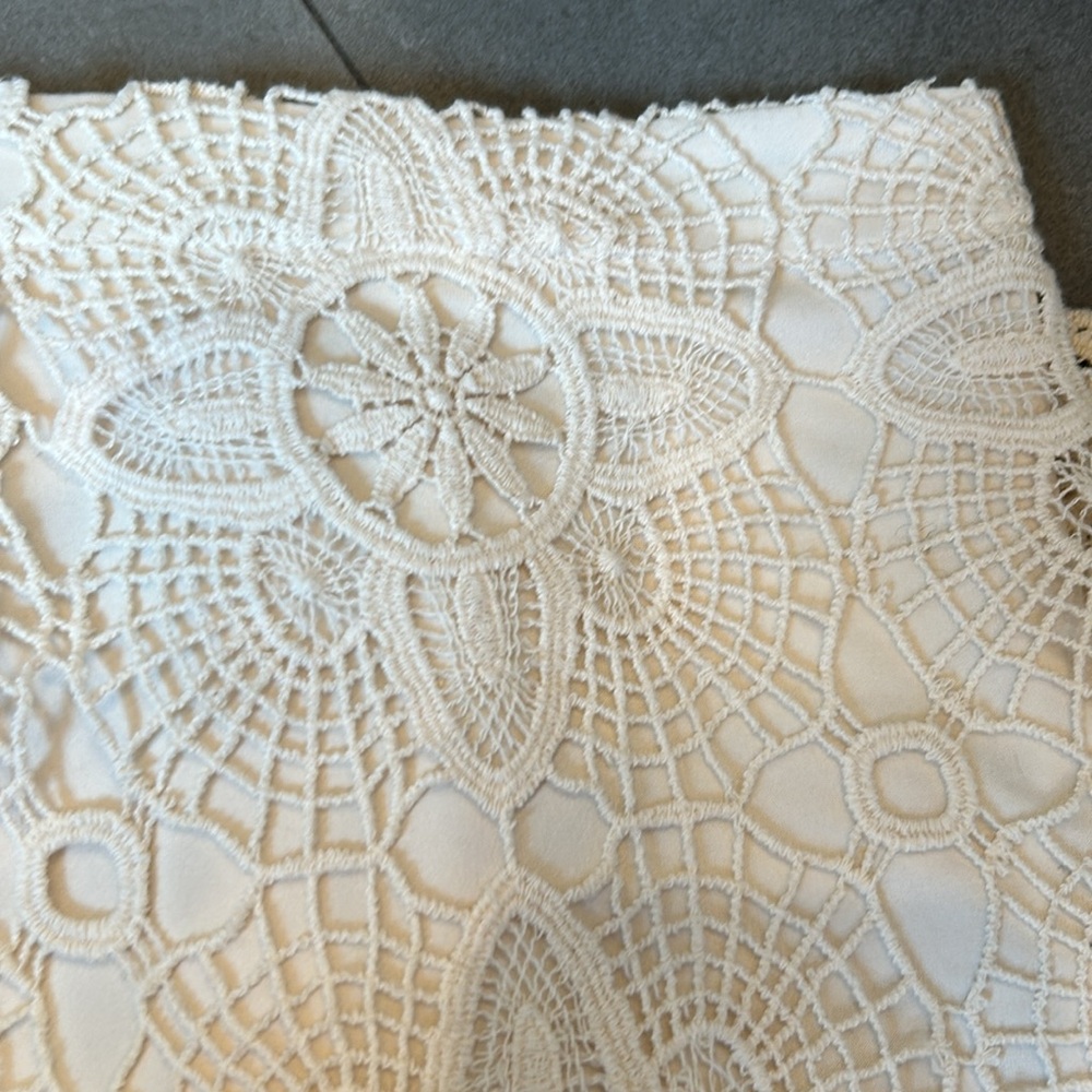 AQUA Off White Crocheted Off White Mini Skirt - Picture 3 of 11